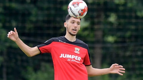 中展现了更 中展现了更